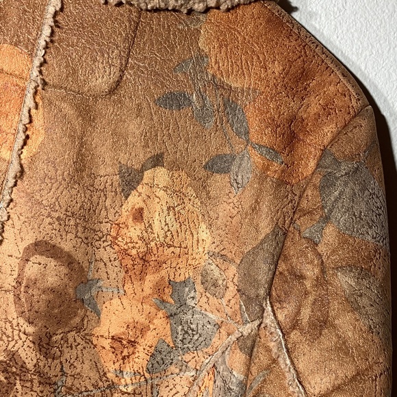 Brown Rose Patterned Teddy Jacket Two Front Pockets‎ Warm Suede Sherpa Style - Picture 8 of 11